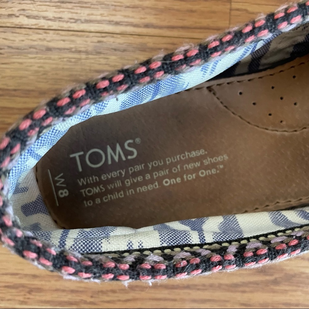 TOMS - Picture 5 of 10